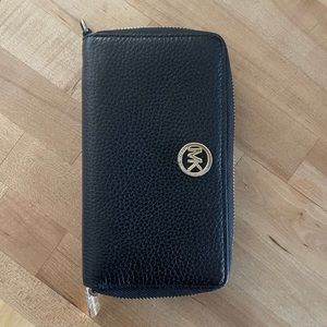 Michael kors phone wallet